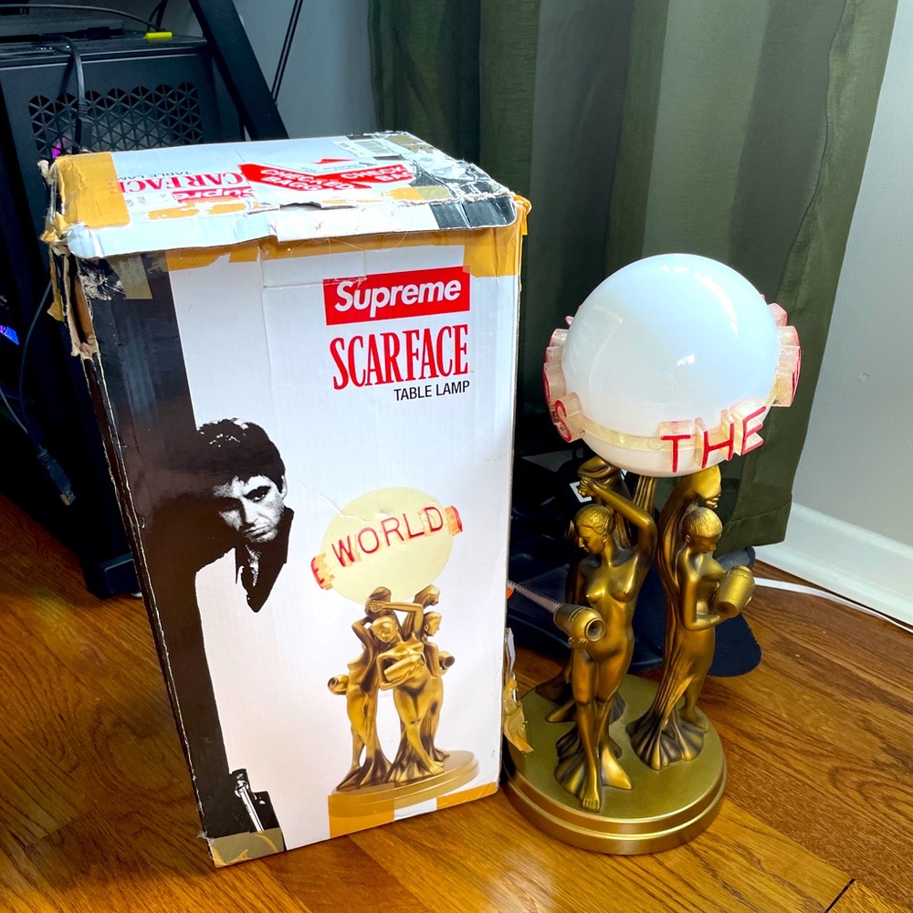Supreme Scarface Table Lamp